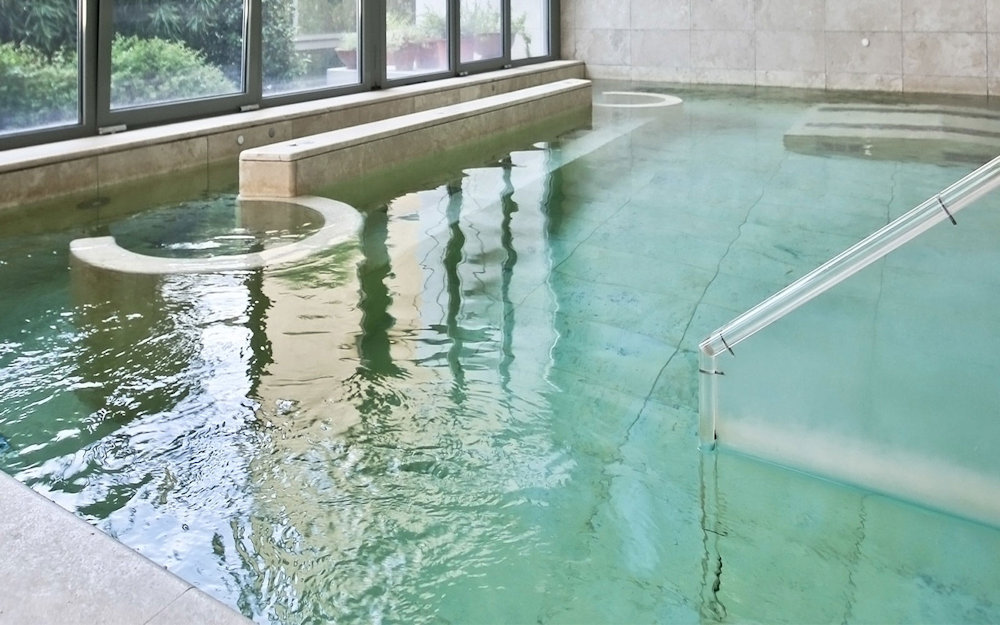 Indoor hydrotherapy pool at Grand Hotel Croce di Malta