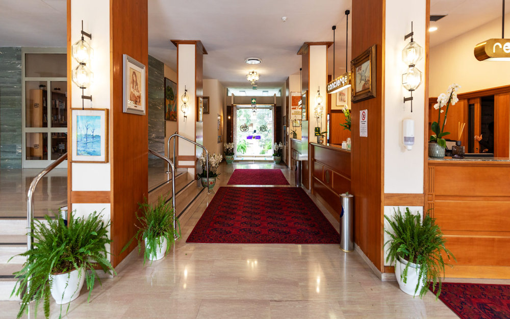 Grand Hotel Cesare Augusto entrance and reception in Sorrento